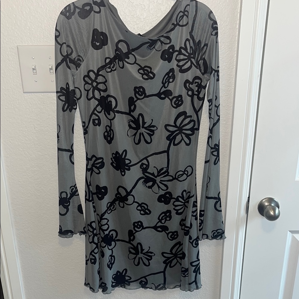 Floral Long Sleeve Dress in Gray and Black